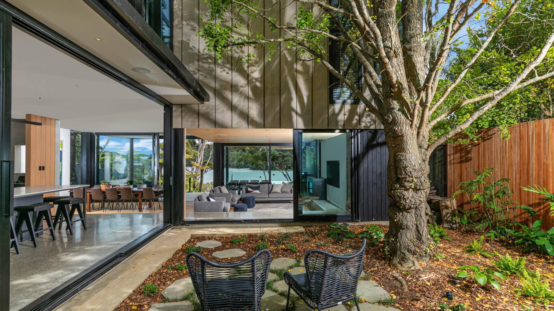Courtyard exterior at 16 Kingfisher Grove, Greenhithe