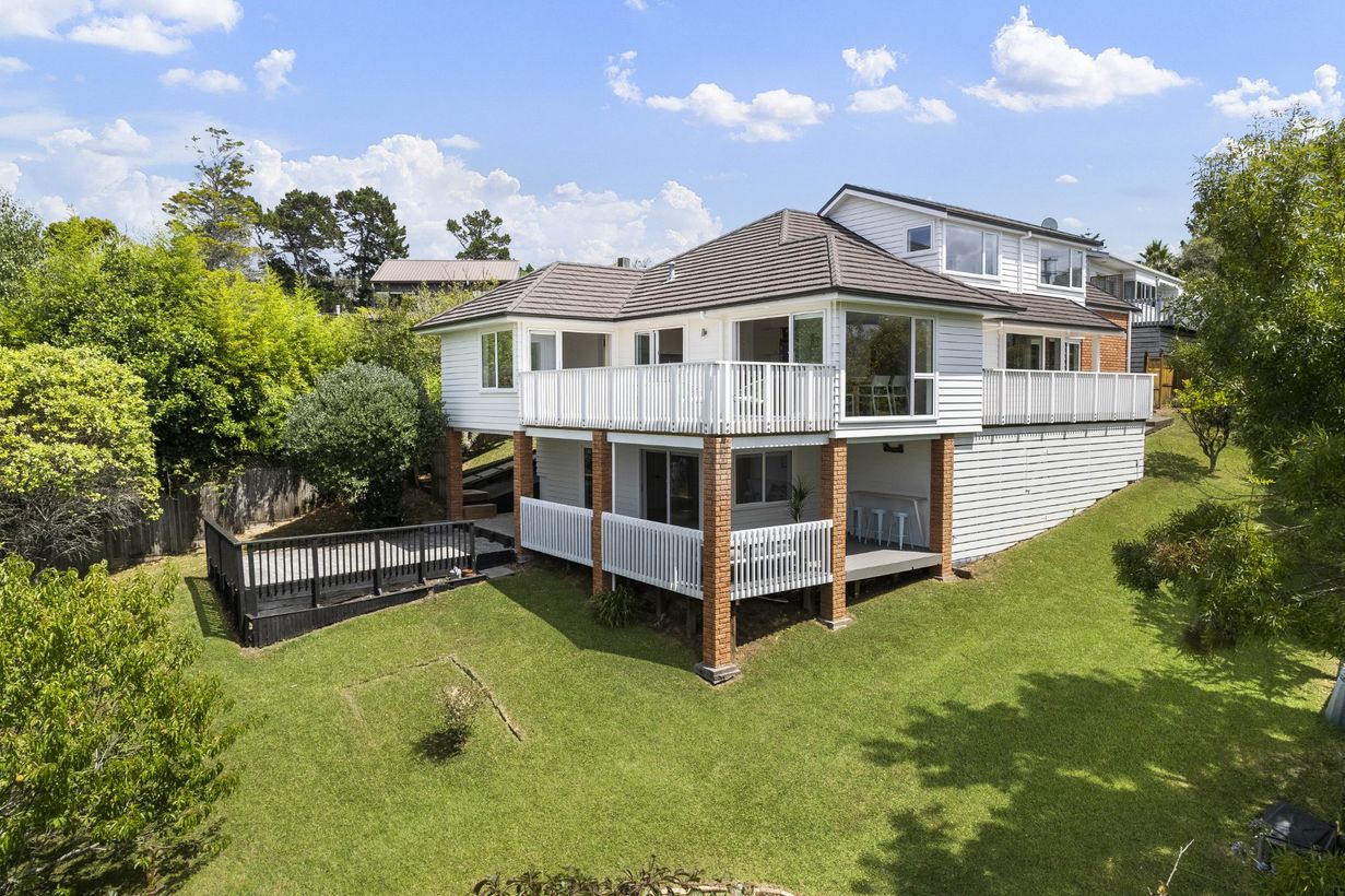 Rear exterior of 2/37 Woodlands Crescent, Browns Bay